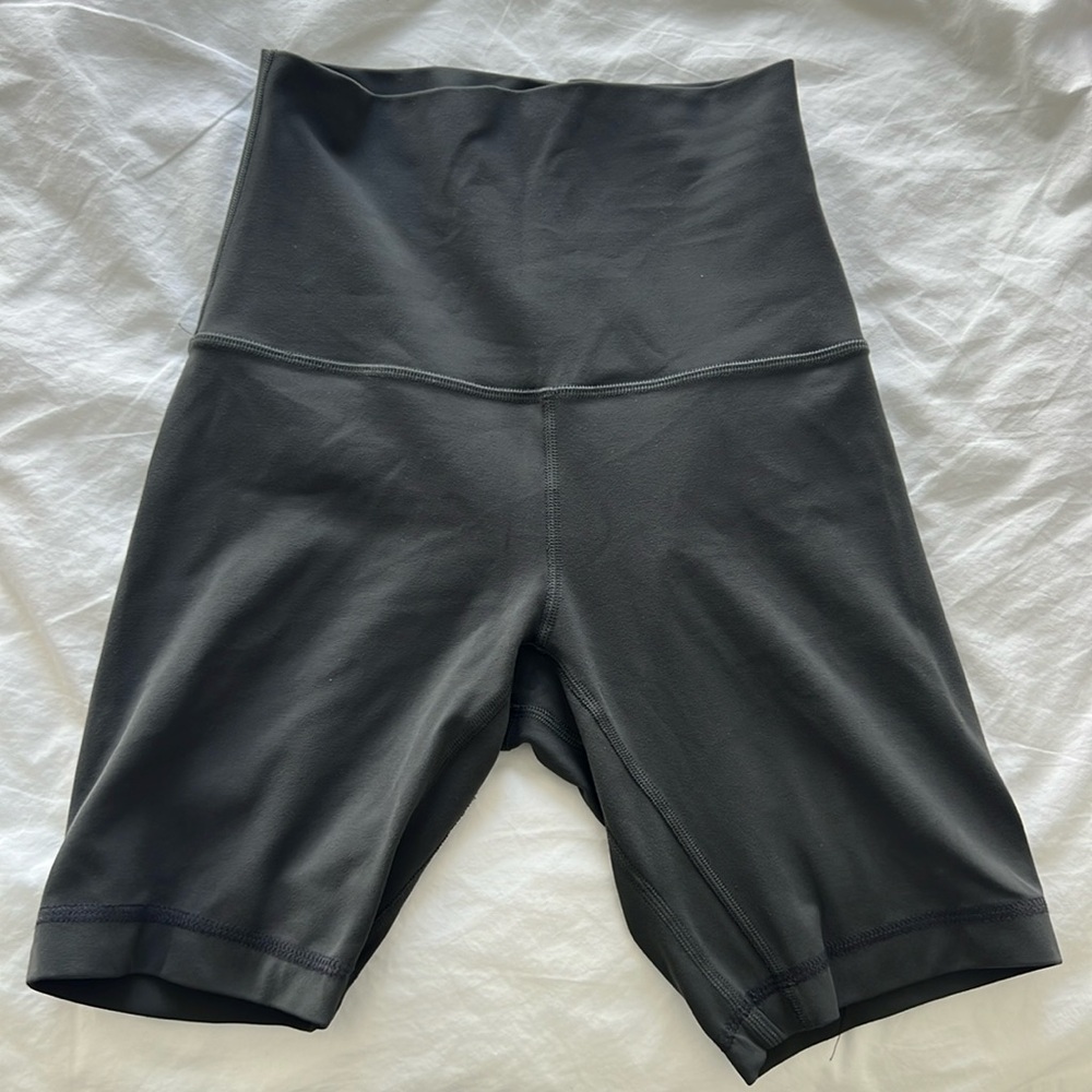 Lululemon Super high rise align biker shorts SIZE 4